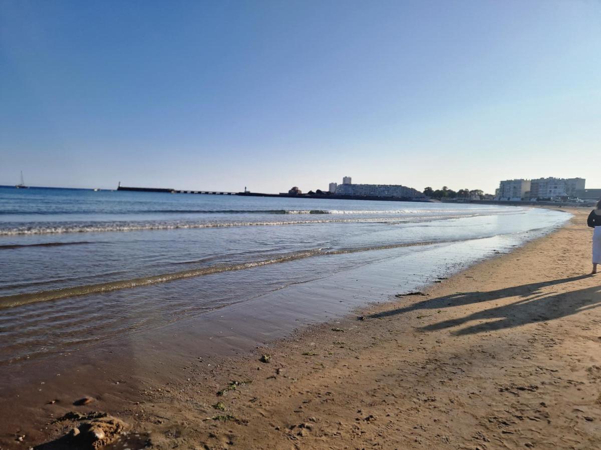Studio Coeur Des Sables, 100M De La Plage 莱萨布勒-多洛讷 外观 照片